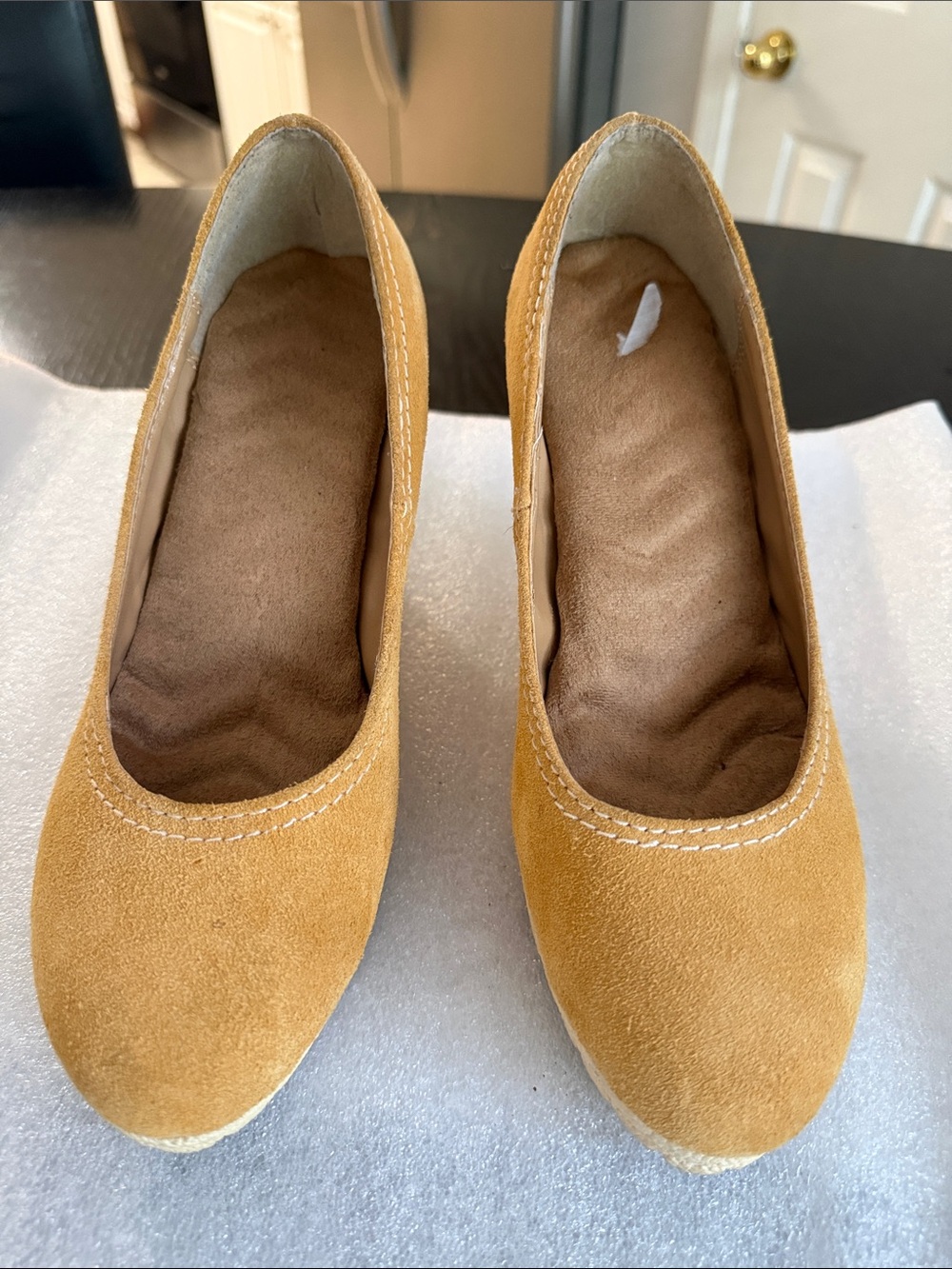 Avon Cushion Walk Genuine Suede Women's Mustard Round-Toe Flats Wedge